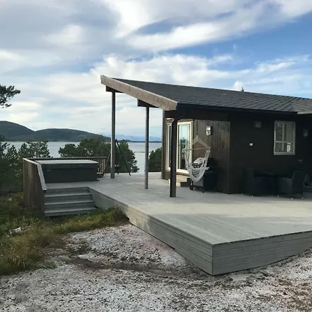 Porten Til Lofoten * Ulsvåg